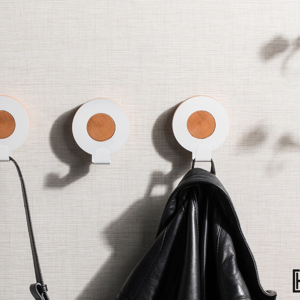 Wall Hooks, Decorative White Metal Hooks with Wooden Housing for Hanging Coats, Clothes, Handbags, Towels, Keys and Accessories
