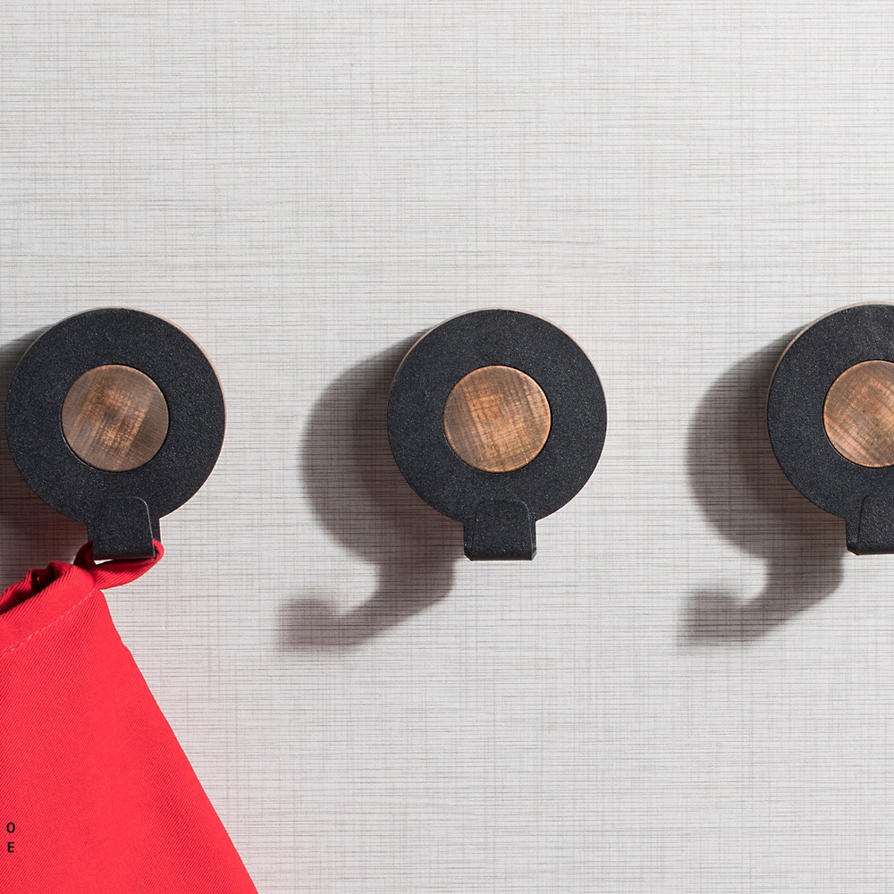 Wall Hooks, Black Metal and Wooden Hooks for Hanging Clothes, Handbags, Towels, Keys and Entryway Accessories