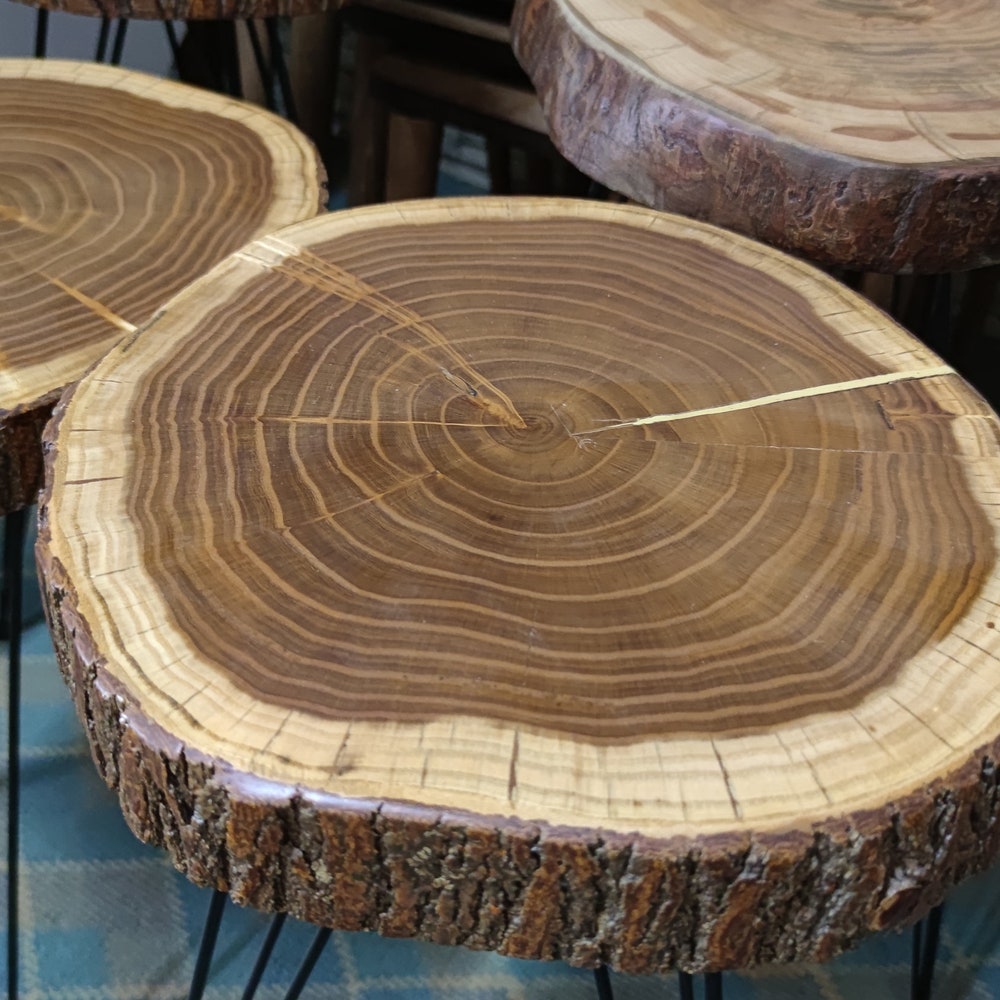 Rustic table round, Dark Wood Coffee Table, Live Edge Rustic Wood Coffee Table, Farmhouse Table, Mid Century Modern Coffee Table