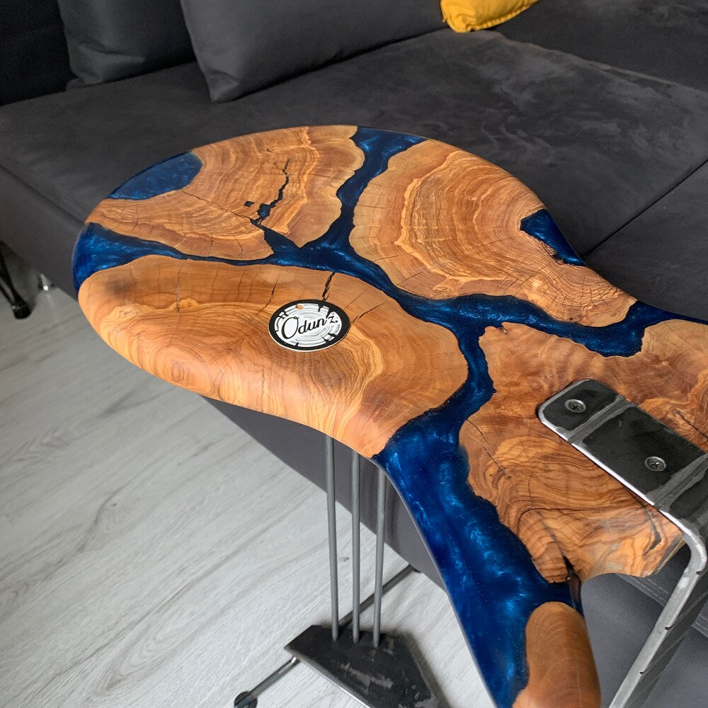 Coffee/Side/End/Guitar Table Wood Raund/Epoxy Resin Live Edge Rustic Unique River custom reclaimed luxury Wooden slab kitchen/sehpa table
