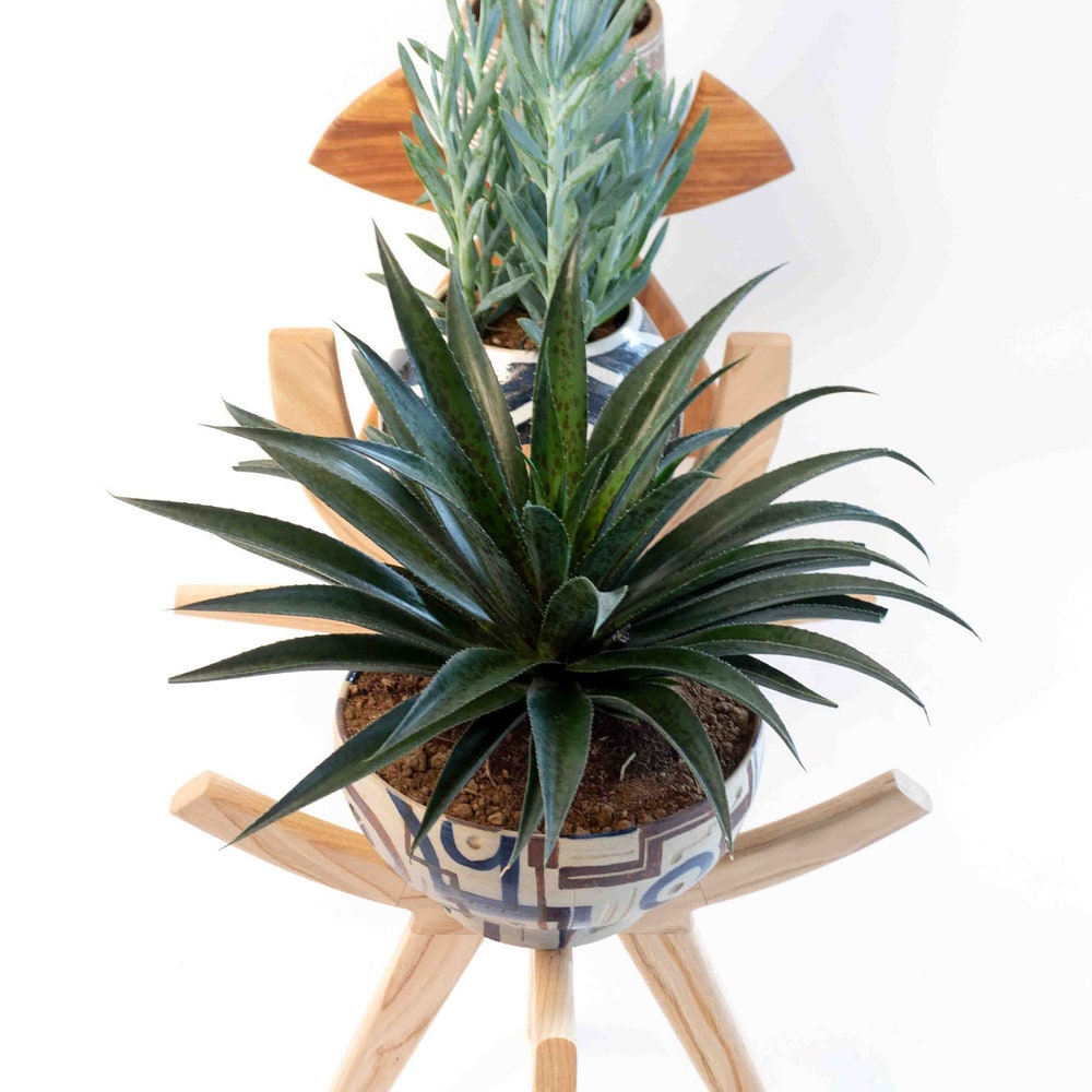 Ceramic pot holder Hanging planter Tall plant stand Wooden plant stand Cactus planter Wedding gift Garden decor Planter stand Plant shelf