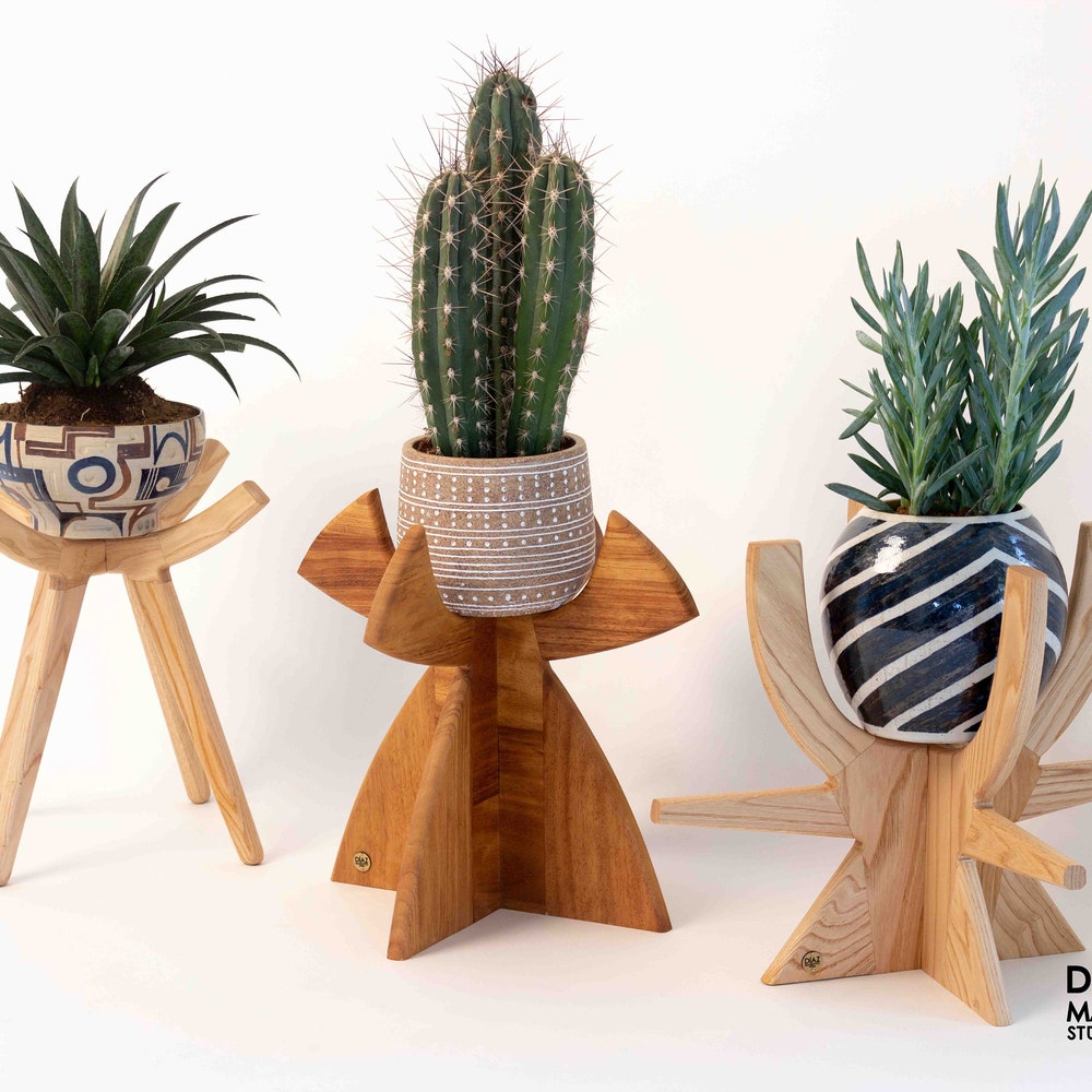 Ceramic pot holder Hanging planter Tall plant stand Wooden plant stand Cactus planter Wedding gift Garden decor Planter stand Plant shelf