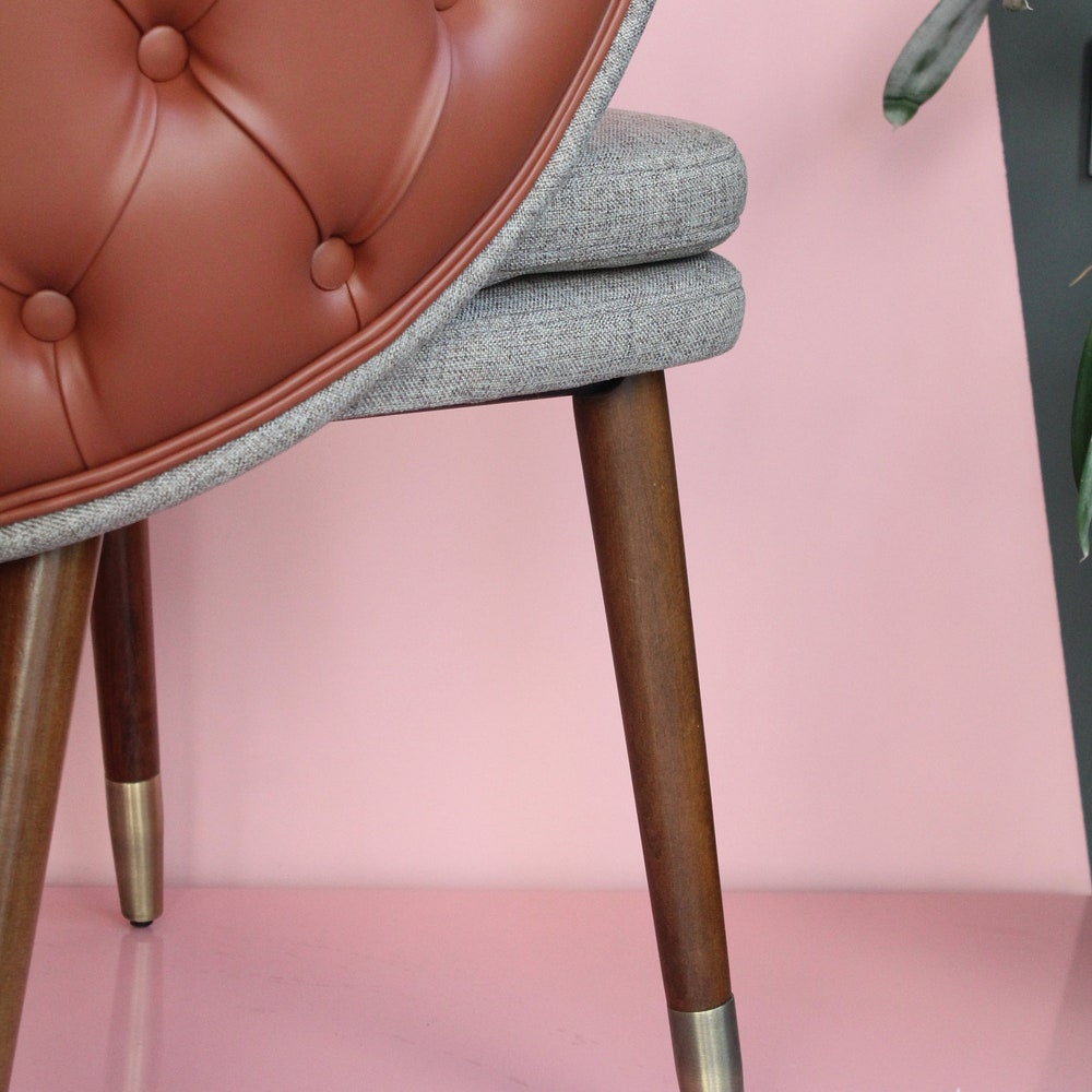 Wooden dining room chair with quilted back, suitable for use in interior design projects, hotels, restaurants and all home furniture.