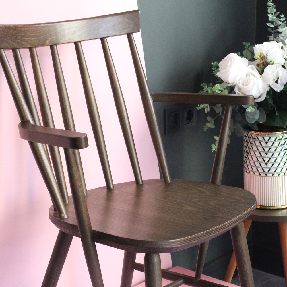 Vintage Windsor Style Dining Chair, Rustic Solid Wood arm chair, MCM Chair, Scandinavian Design, farmhouse furniture. Retro Chair, 80s 70s