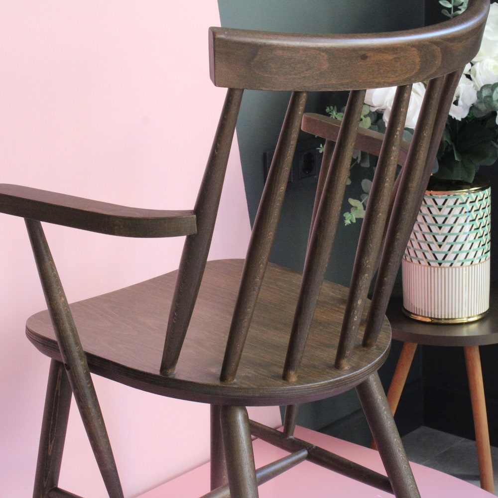 Vintage Windsor Style Dining Chair, Rustic Solid Wood arm chair, MCM Chair, Scandinavian Design, farmhouse furniture. Retro Chair, 80s 70s
