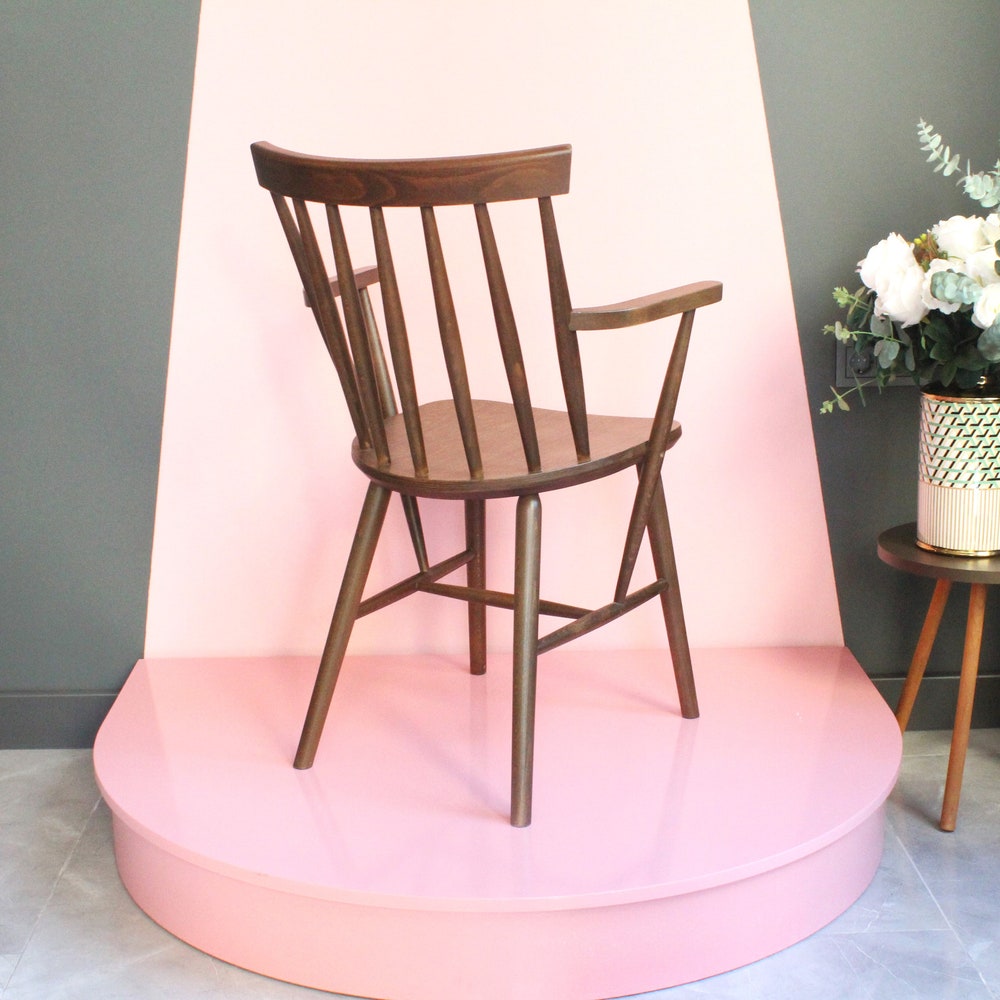 Vintage Windsor Style Dining Chair, Rustic Solid Wood arm chair, MCM Chair, Scandinavian Design, farmhouse furniture. Retro Chair, 80s 70s