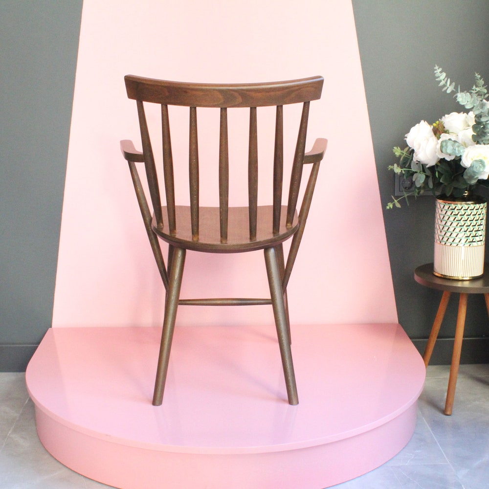Vintage Windsor Style Dining Chair, Rustic Solid Wood arm chair, MCM Chair, Scandinavian Design, farmhouse furniture. Retro Chair, 80s 70s