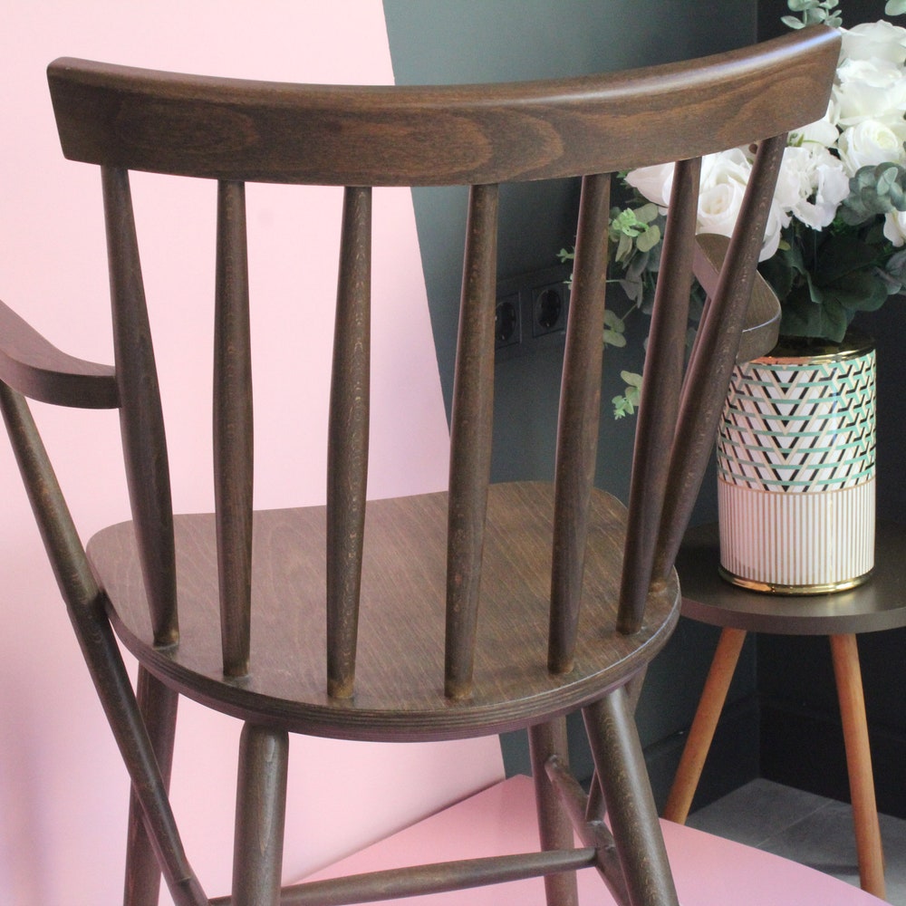 Vintage Windsor Style Dining Chair, Rustic Solid Wood arm chair, MCM Chair, Scandinavian Design, farmhouse furniture. Retro Chair, 80s 70s