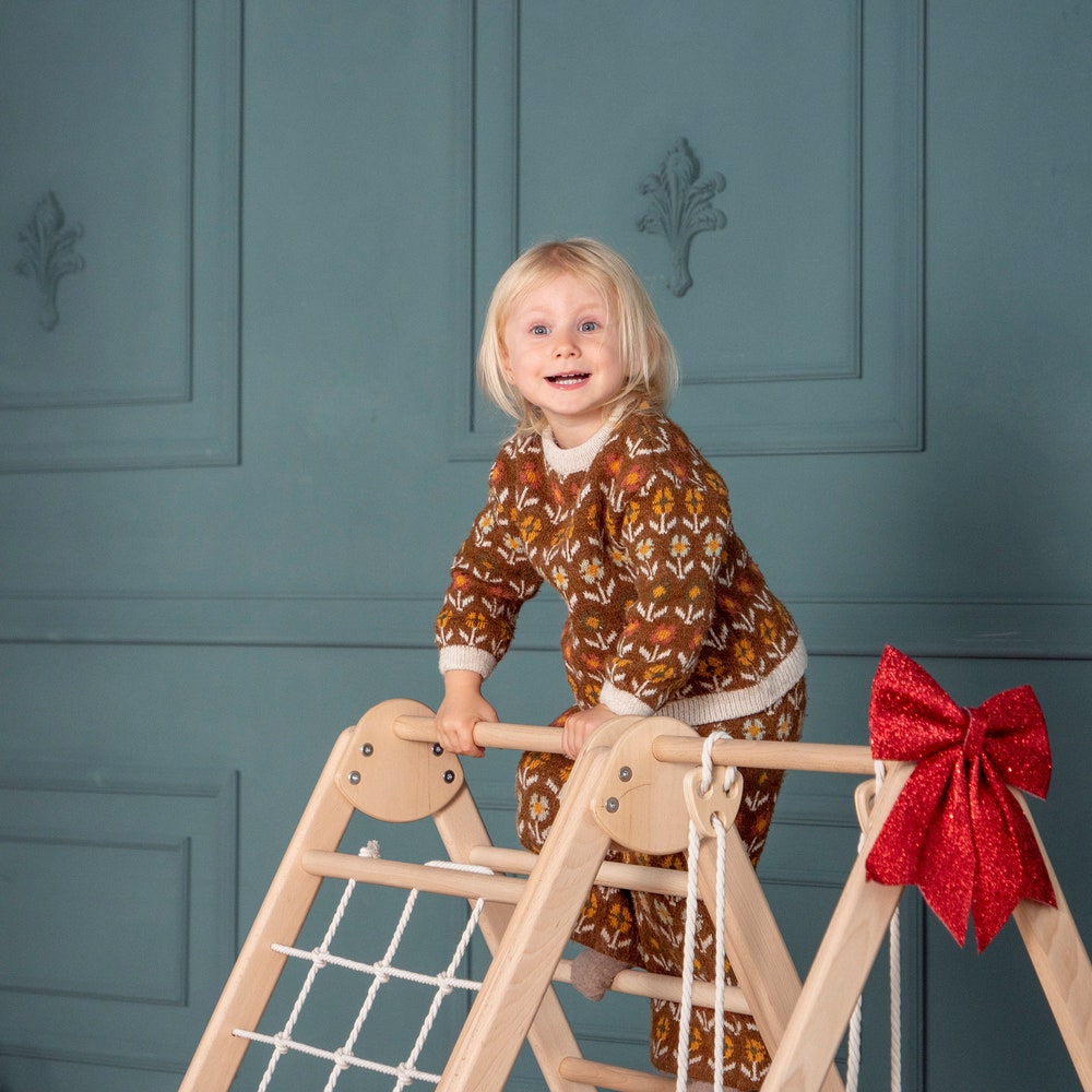 41х37″ Up to 4 Years  Montessori Climbing Small Triangle, Baby Play Mat, Waldorf Climbing Toy, Rope Swings, Baby Mobile, Indoor Play Gym