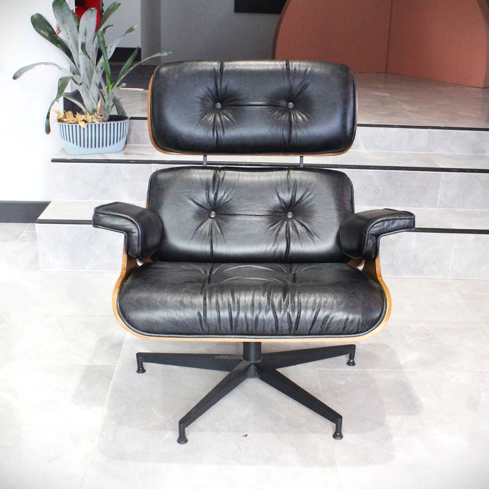 Custom color Classic Chaise Lounge chair with Foot rest Modesto, Eames Puffy Chaise Lounge, holywood chair, Bent wood Armchair