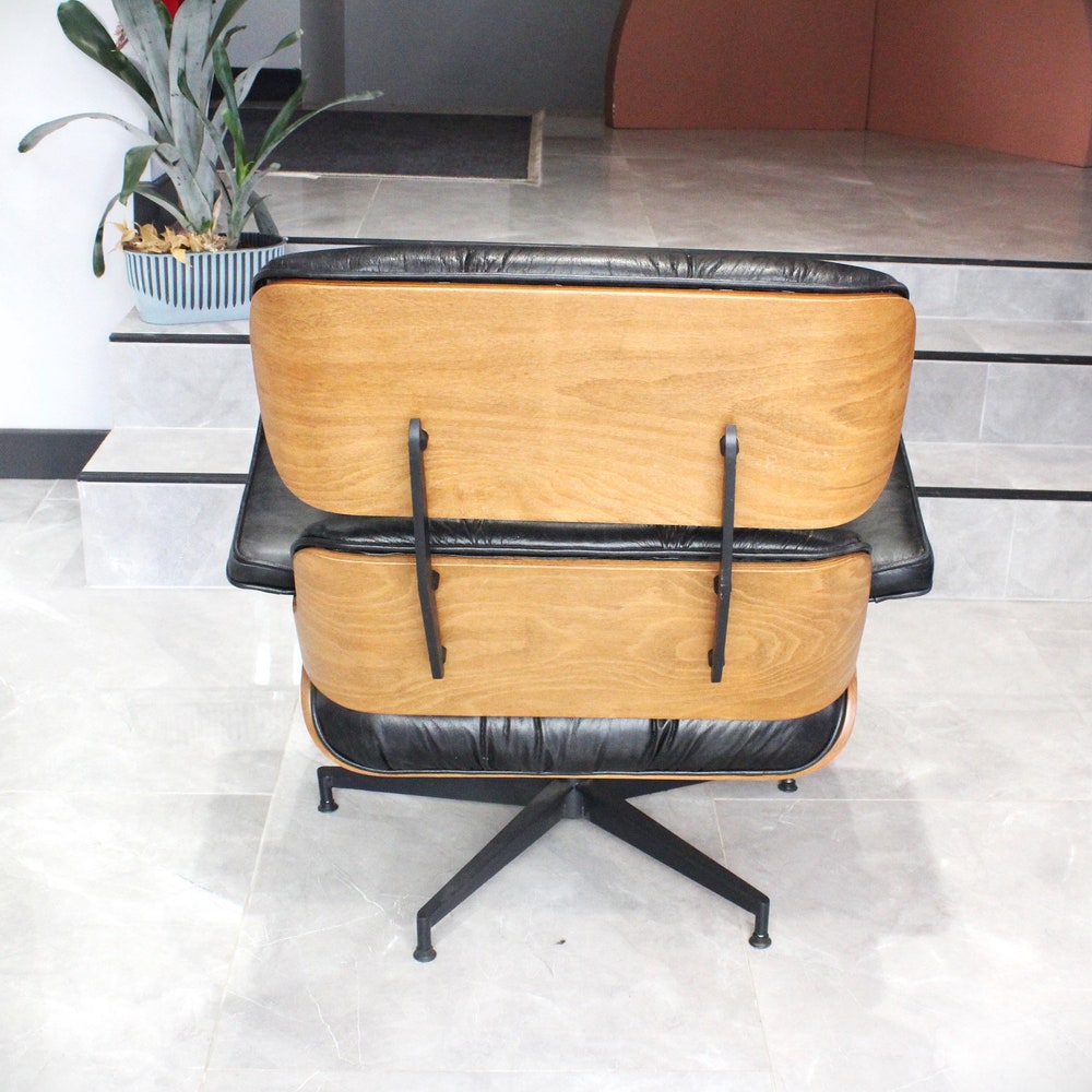 Custom color Classic Chaise Lounge chair with Foot rest Modesto, Eames Puffy Chaise Lounge, holywood chair, Bent wood Armchair