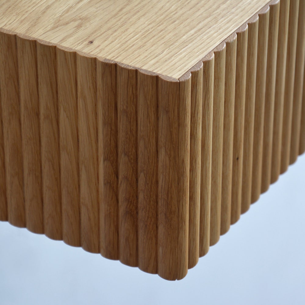 ALL-AROUND FLUTED floating nightstand - oak