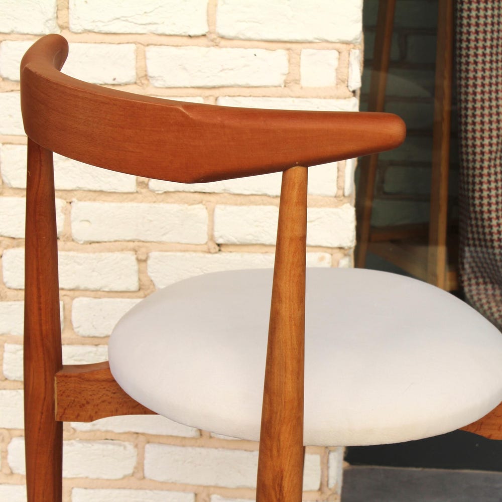 Dining Room Handmade Chairs with a Harmonious Combination of Elegance Design and Comfortable Seating for a Long Time, interior design
