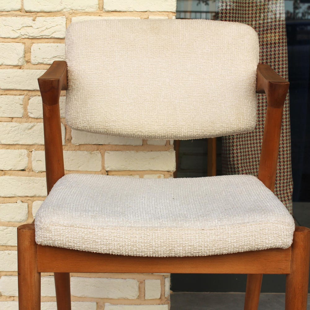 Dining Room Handmade Chairs with a Harmonious Combination of Elegance Design and Comfortable Seating for a Long Time, interior design