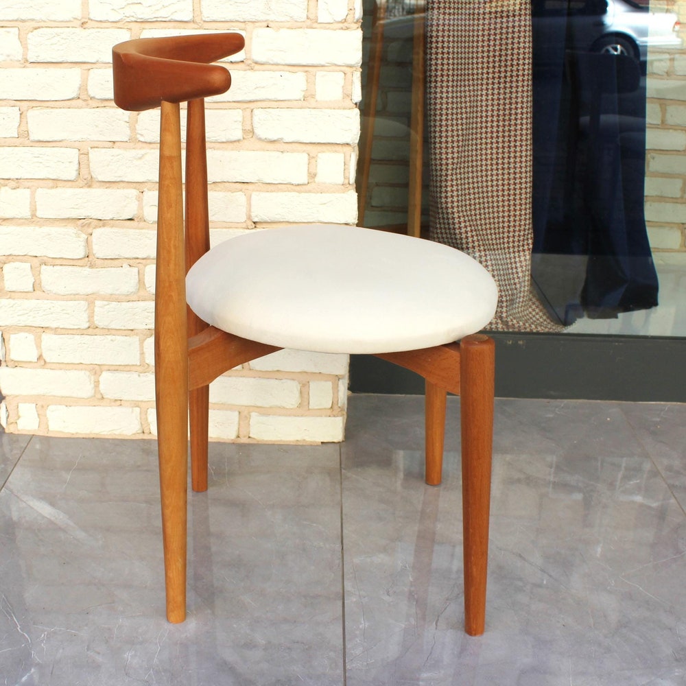 Dining Room Handmade Chairs with a Harmonious Combination of Elegance Design and Comfortable Seating for a Long Time, interior design