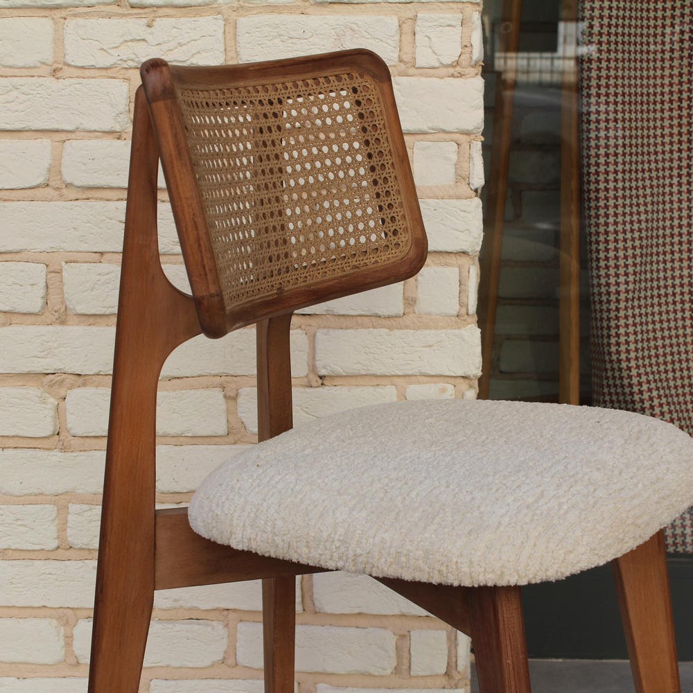 Dining Room Handmade Chairs with a Harmonious Combination of Elegance Design and Comfortable Seating for a Long Time, interior design